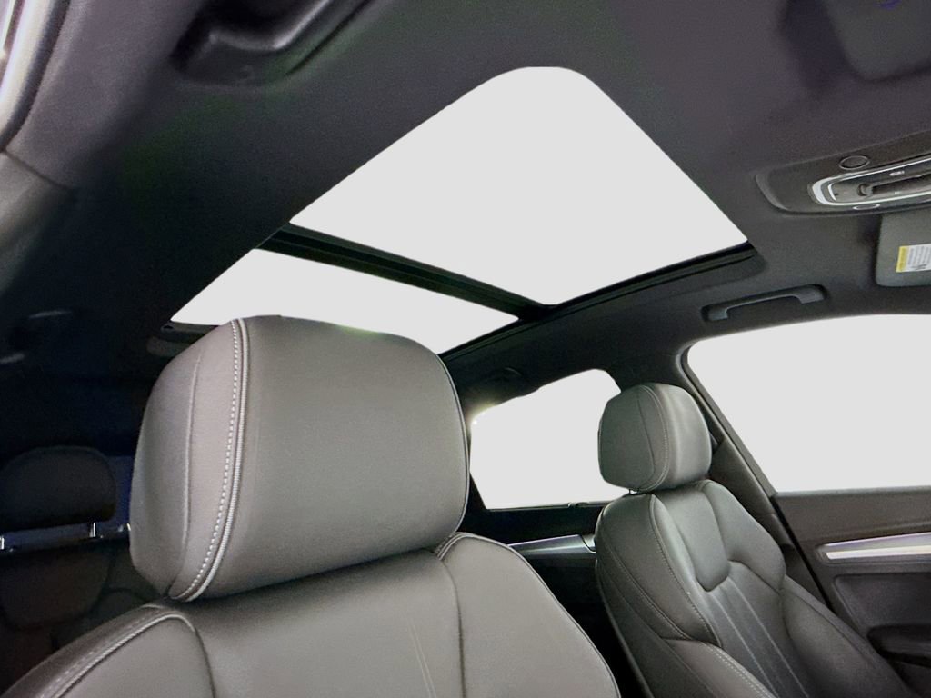 Used 2023 Audi Q5 2.0T Prestige w/ Prestige Package image 19