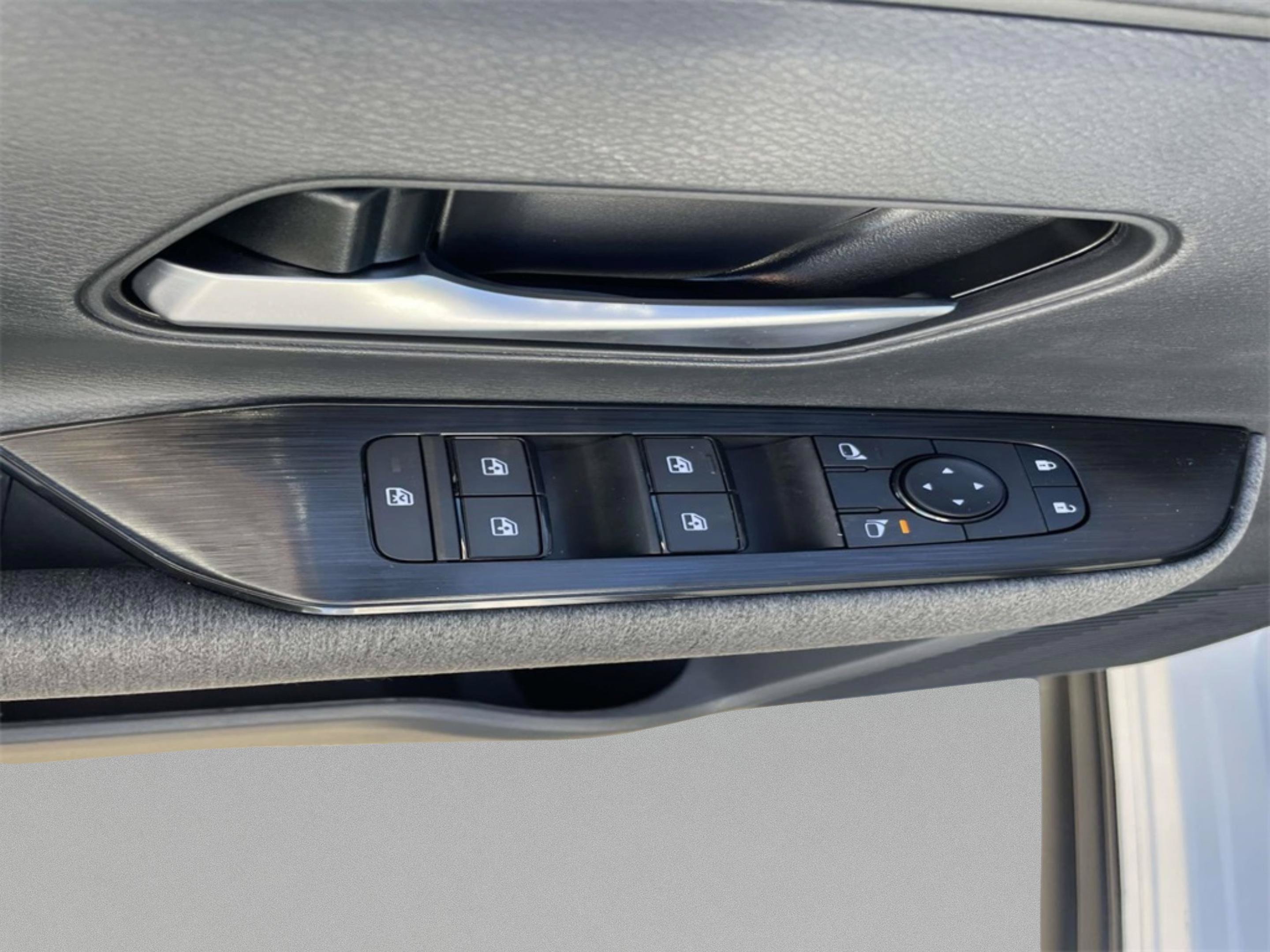 New 2026 Nissan Kicks SV w/ Cold Weather Package FWD image 15
