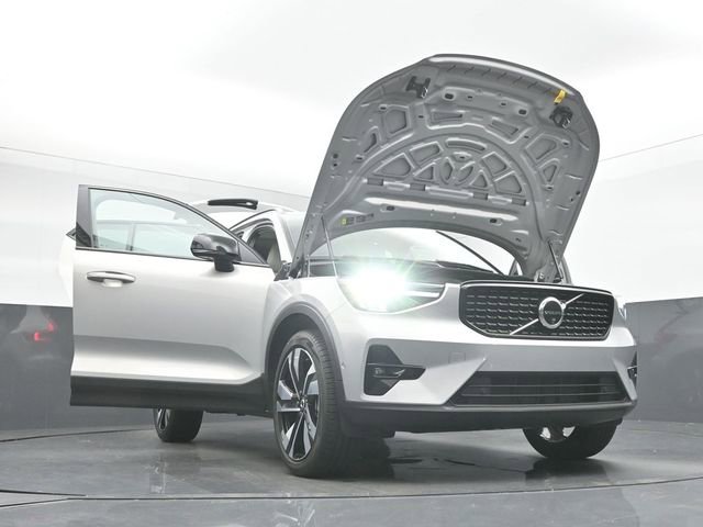 Used 2024 Volvo XC40 B5 Plus w/ Protection Package Premier image 53