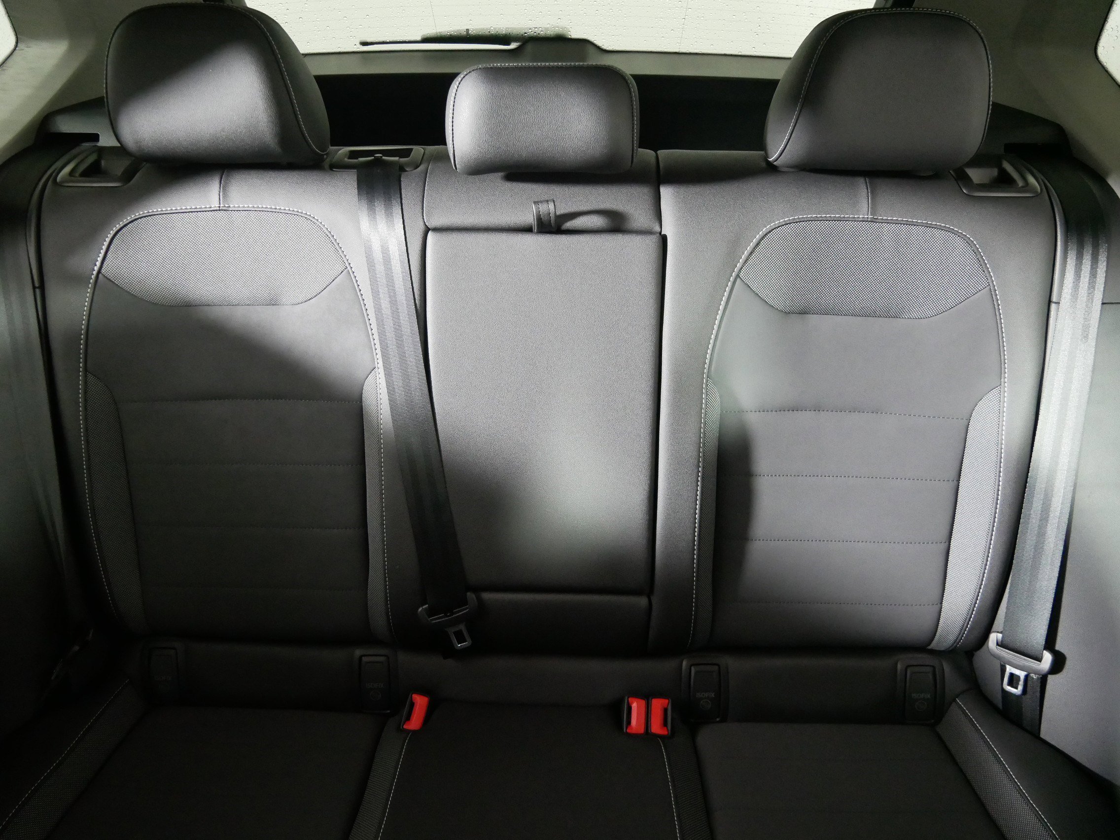 Used 2024 Volkswagen Taos SE image 13