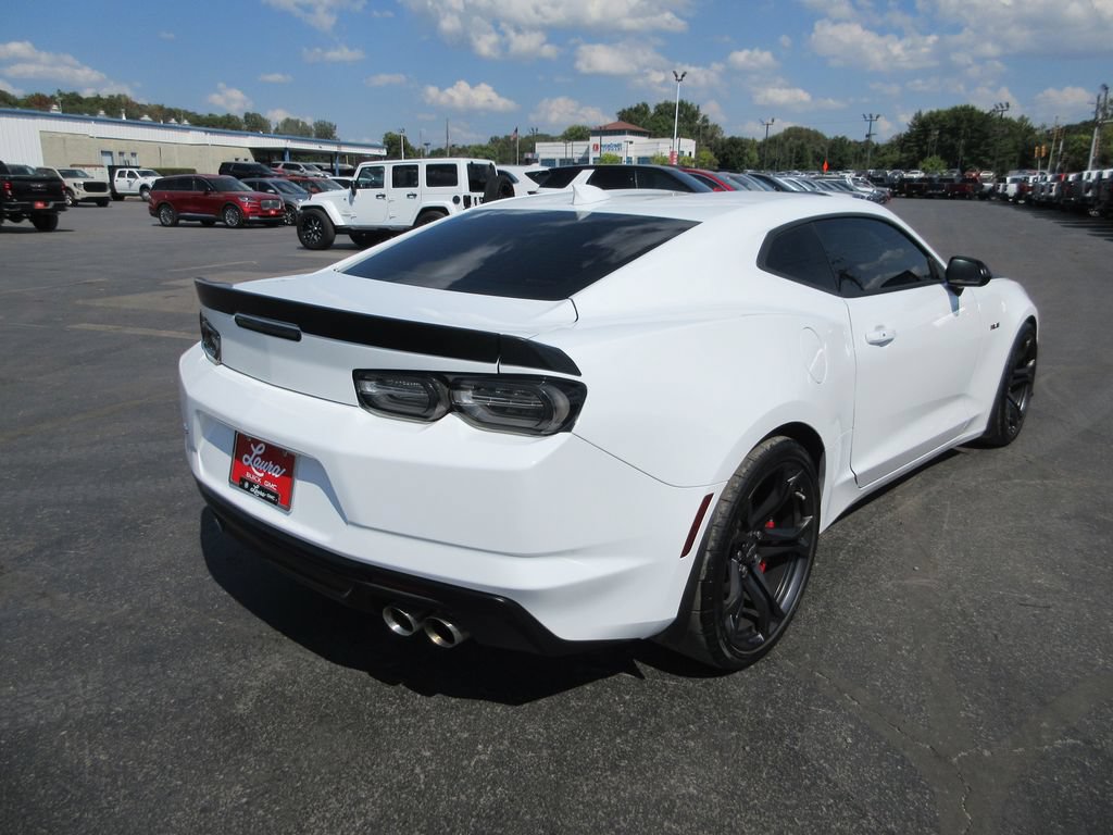 Used 2020 Chevrolet Camaro SS RWD image 5