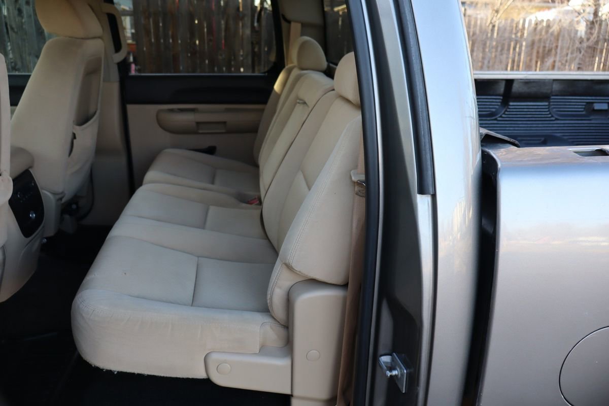 Used 2007 Chevrolet Silverado 2500 LT w/ 2LT Audio Package AWD/4WD image 20