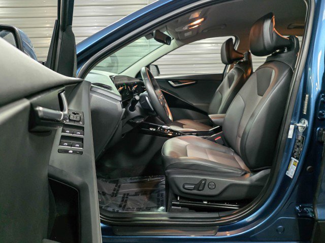Used 2024 Kia Niro EX w/ EX Cold Weather Package image 13