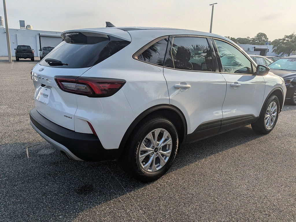 Used 2025 Ford Escape Active AWD/4WD image 4