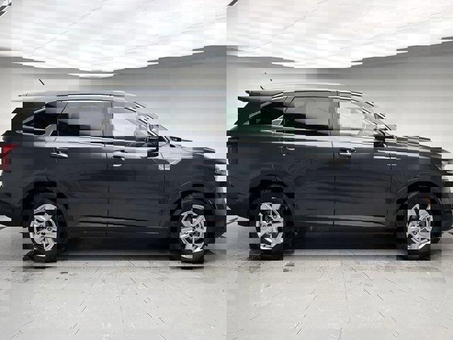 Used 2023 Kia Sorento LX image 6