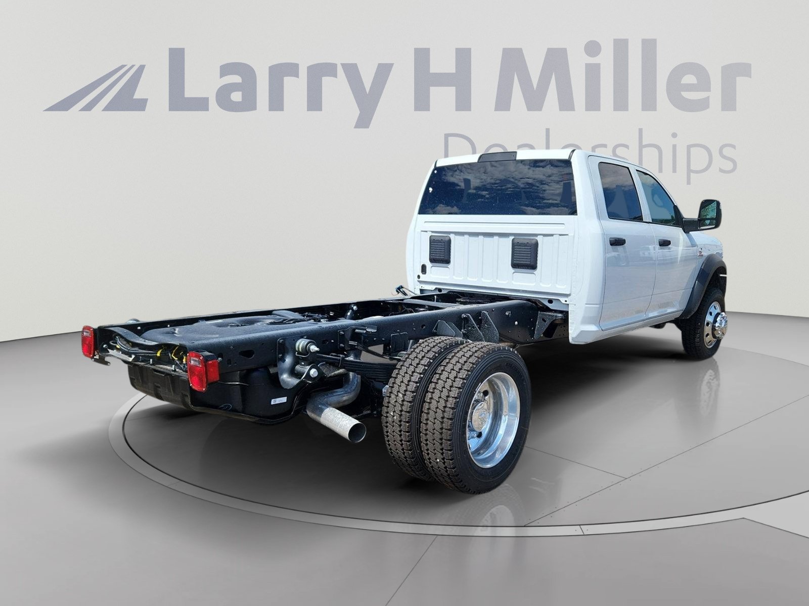 New 2025 RAM 5500 Tradesman AWD/4WD image 6