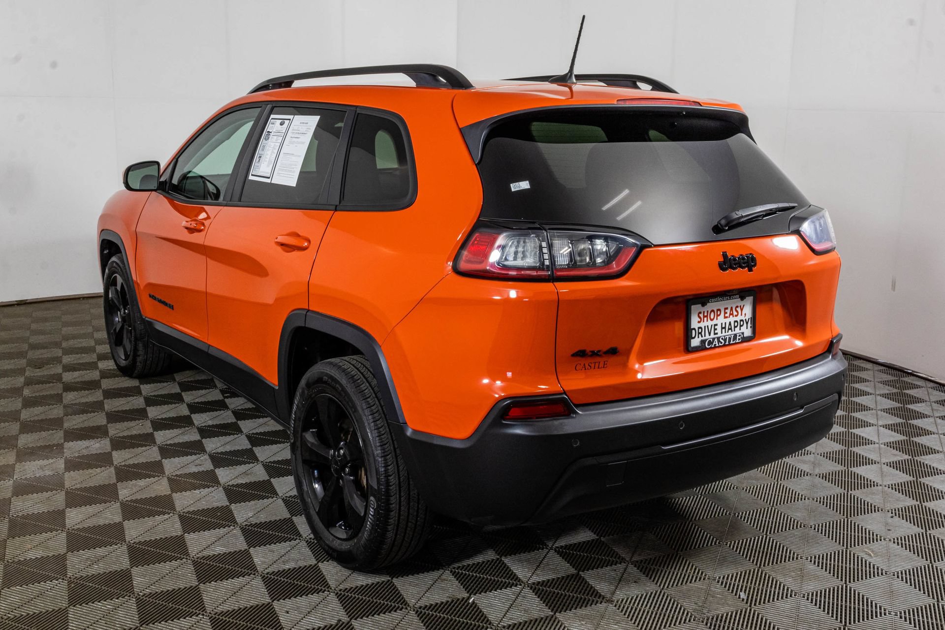 Used 2021 Jeep Cherokee Latitude Plus AWD/4WD image 17