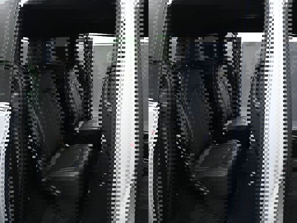 New 2026 Chrysler Pacifica Select image 24