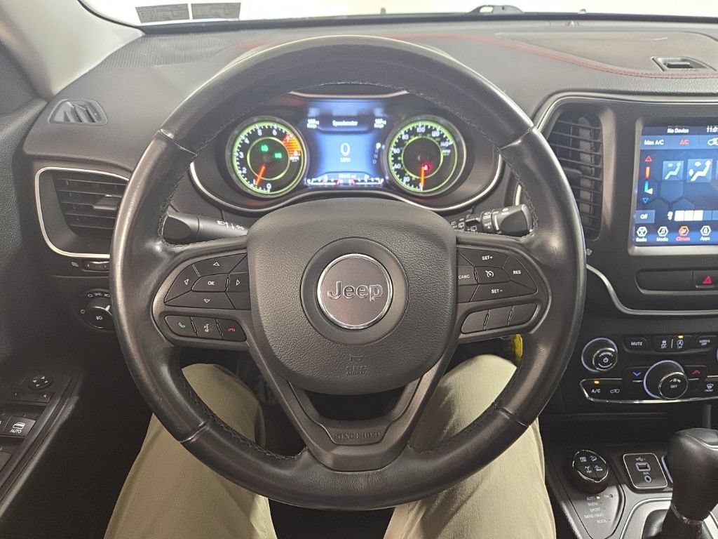Used 2020 Jeep Cherokee Trailhawk AWD/4WD image 10