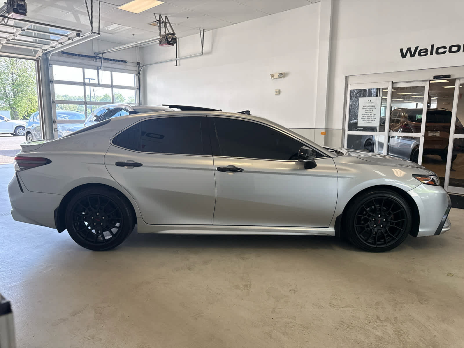 Used 2021 Toyota Camry XSE FWD image 6