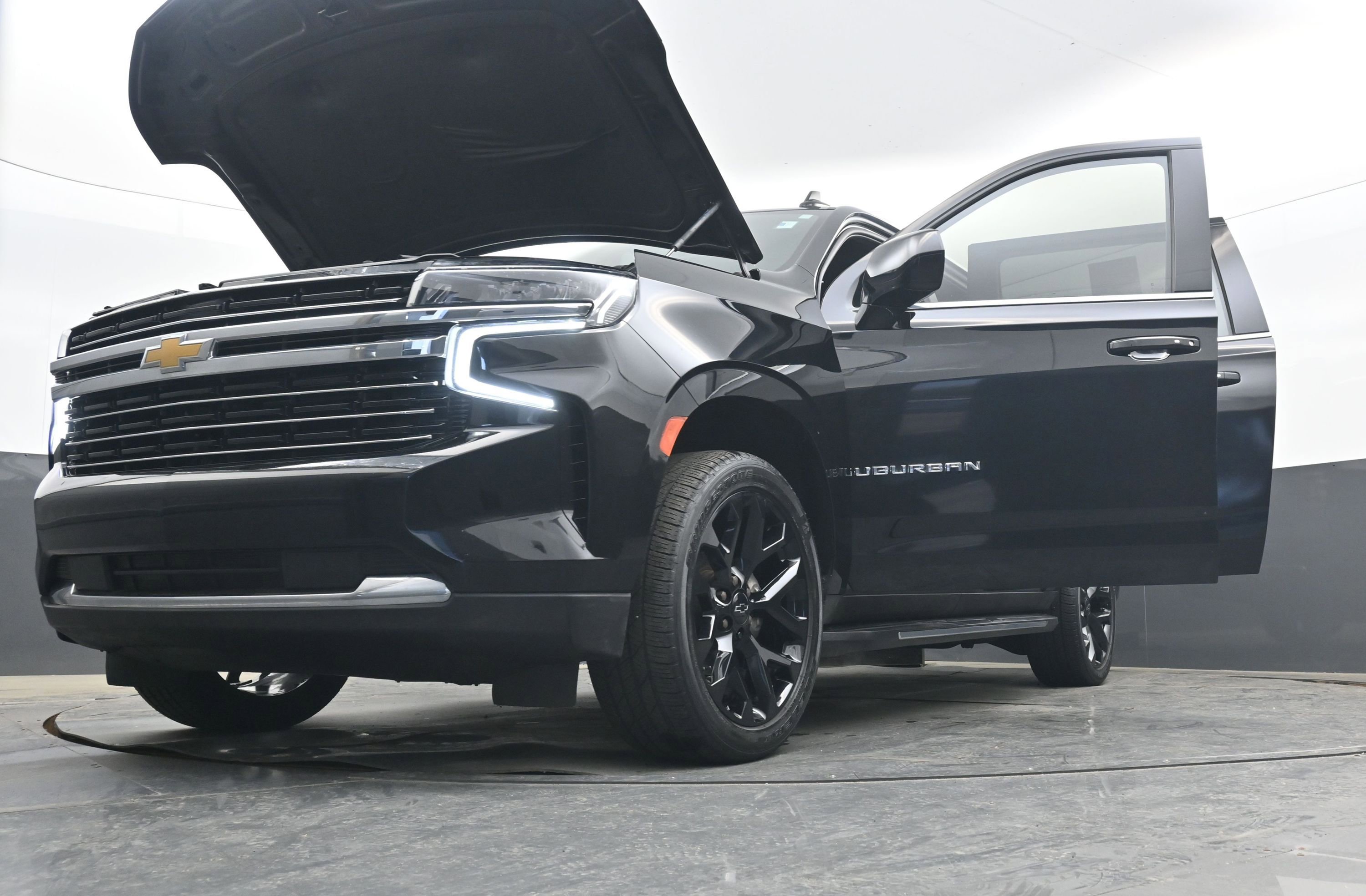 Used 2021 Chevrolet Suburban LT image 41