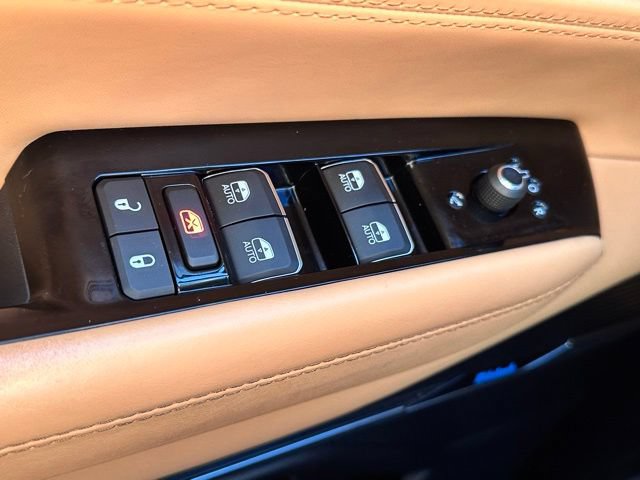 Used 2024 Jeep Grand Wagoneer Series III AWD/4WD image 18