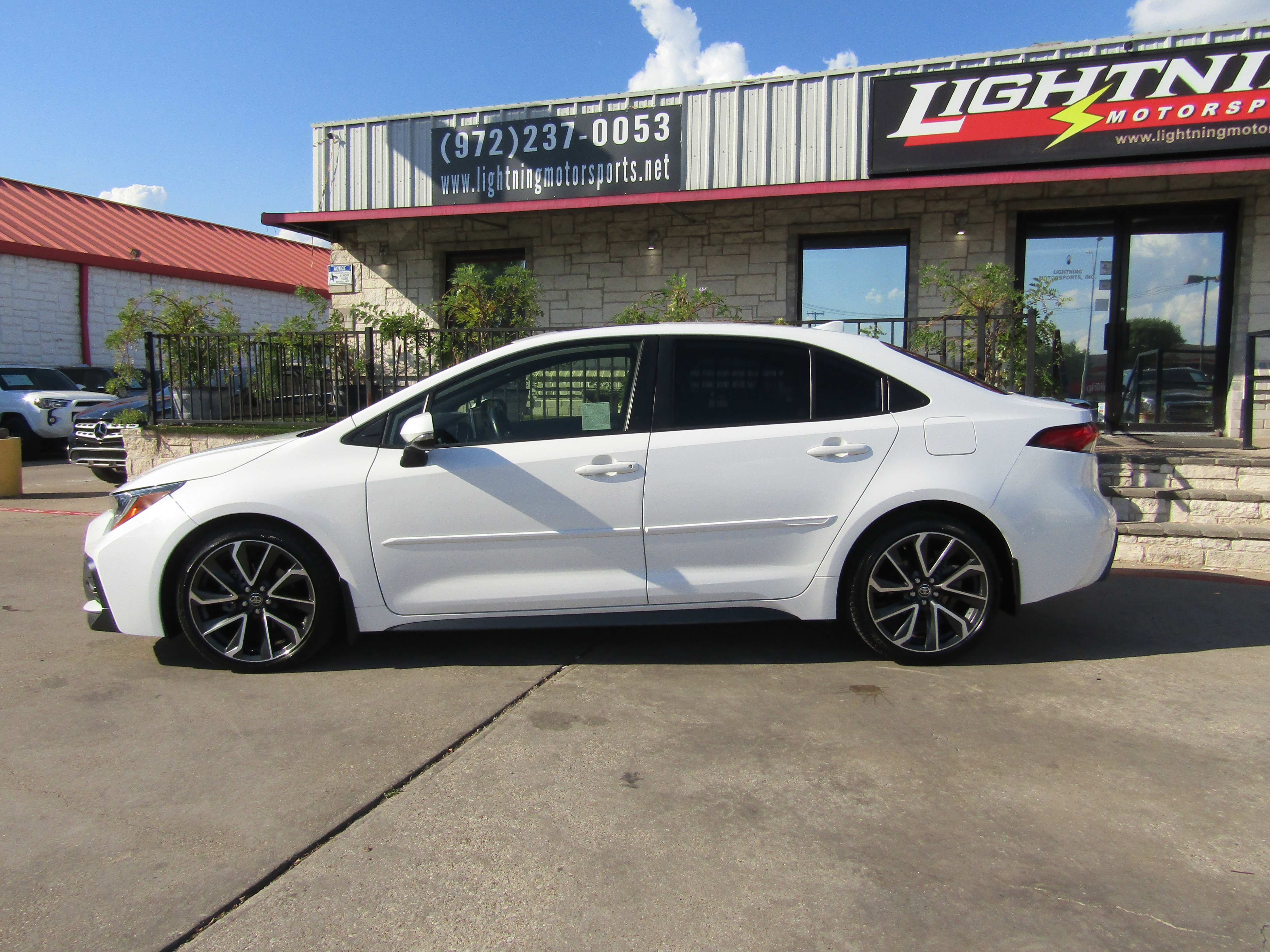 Used 2020 Toyota Corolla XSE image 2
