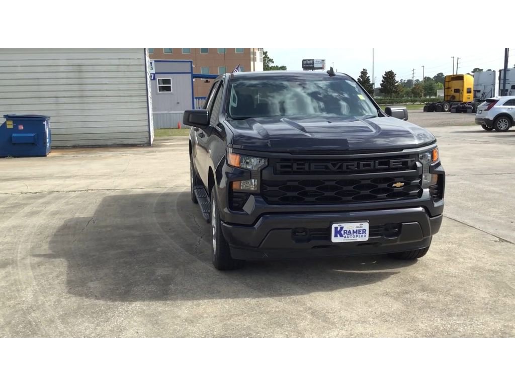 Used 2023 Chevrolet Silverado 1500 Custom image 3