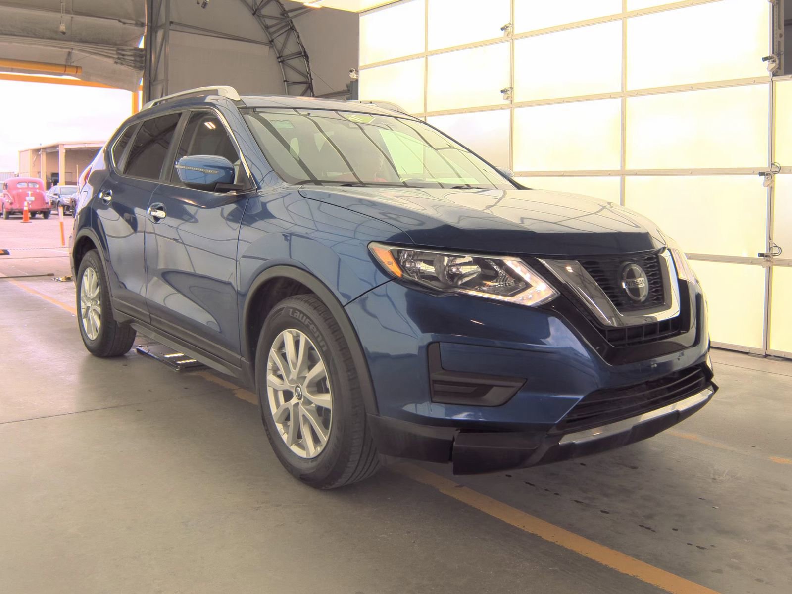 Used 2019 Nissan Rogue SV image 6
