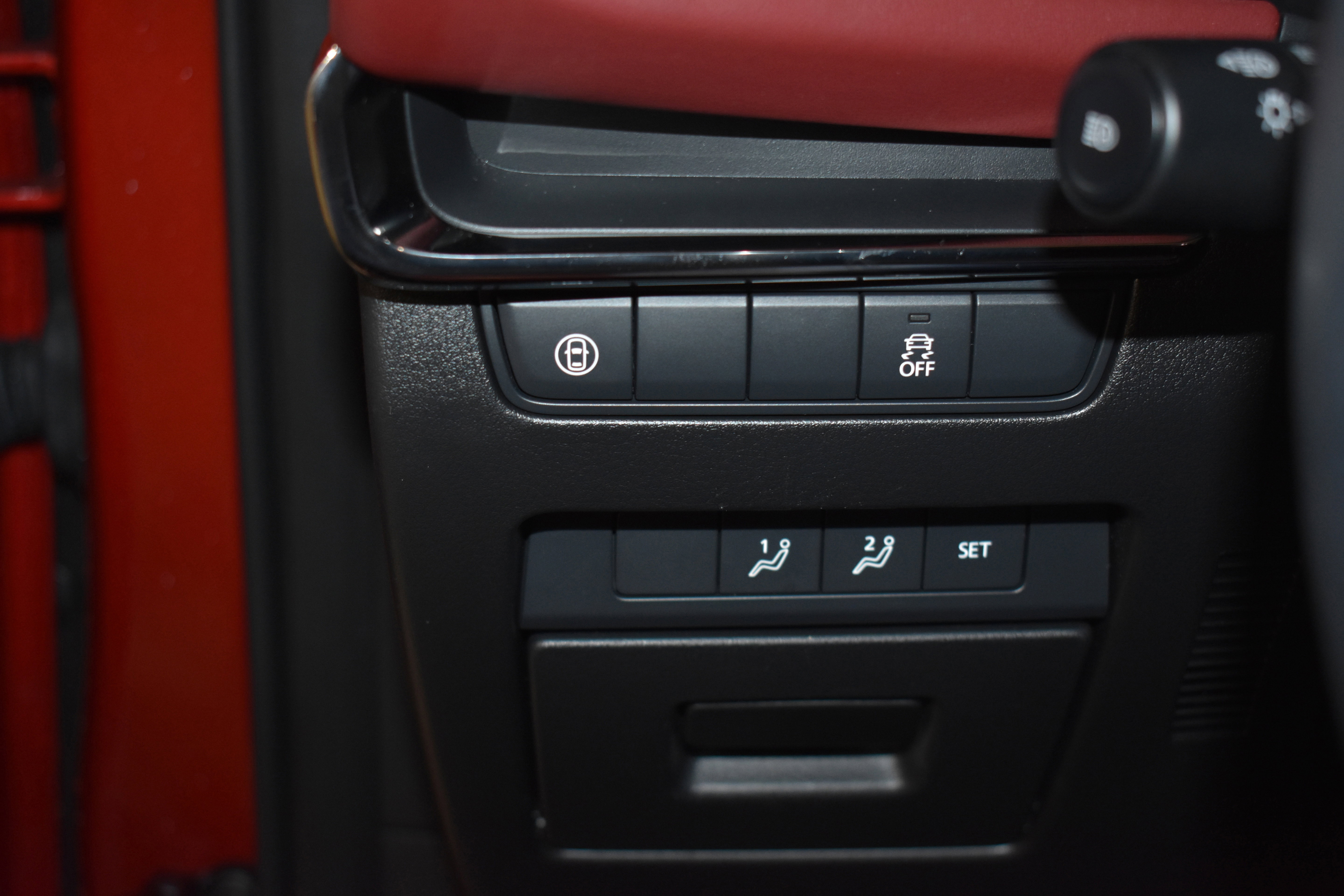 Used 2020 MAZDA MAZDA3 Hatchback w/ Premium Package image 16