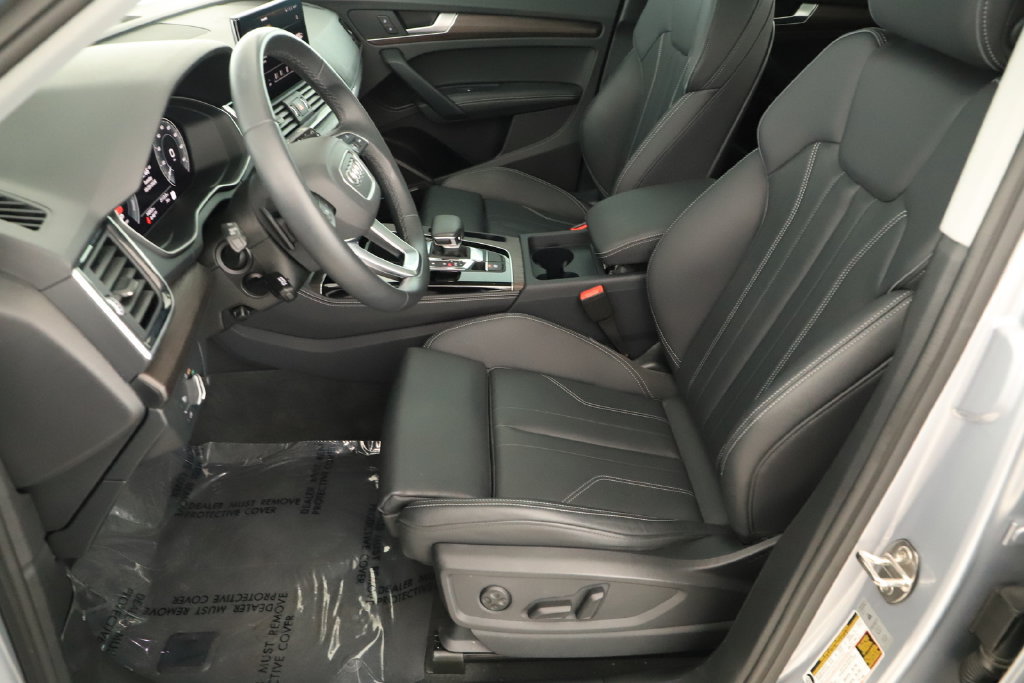 Certified 2024 Audi Q5 e Premium Plus w/ Premium Plus Package AWD/4WD image 24