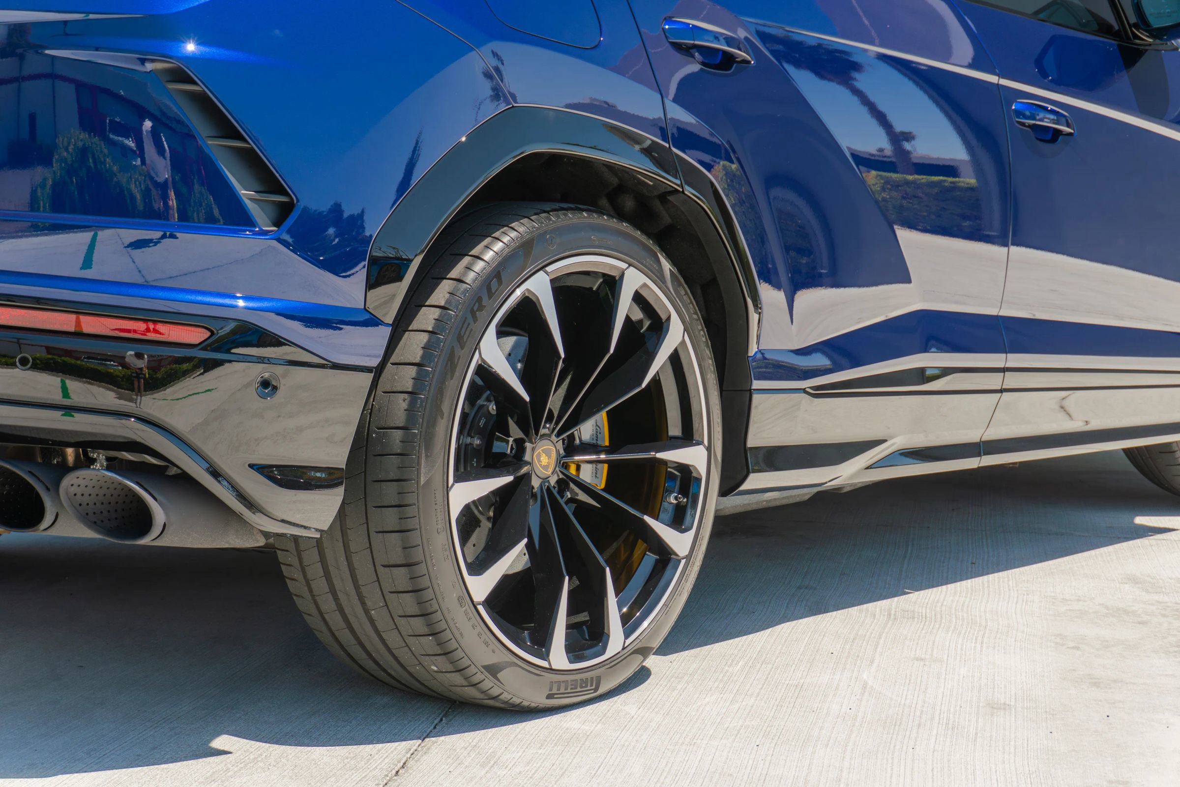 Used 2021 Lamborghini Urus AWD/4WD image 39