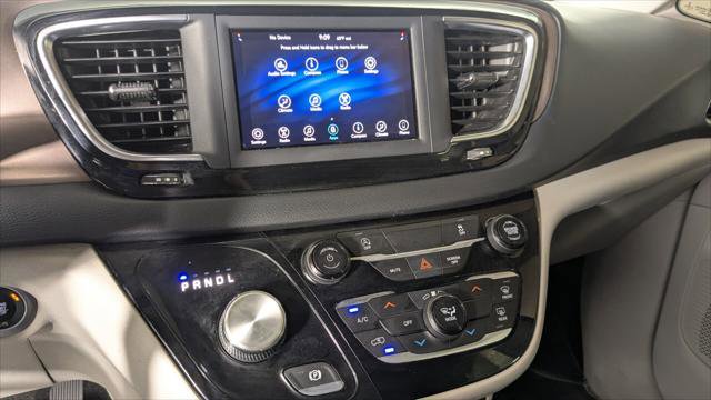 Used 2020 Chrysler Voyager Lxi image 27