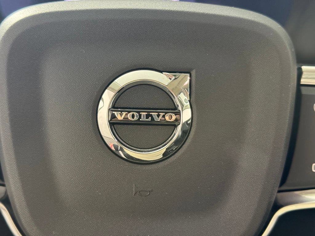 Certified 2026 Volvo XC40 B5 Plus AWD/4WD image 31