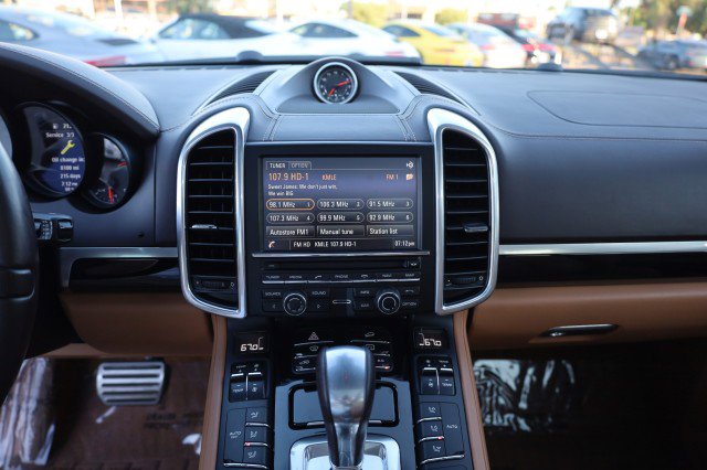 Used 2014 Porsche Cayenne GTS AWD/4WD image 34