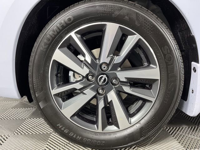 New 2025 Nissan Versa SV w/ Trunk Package image 12