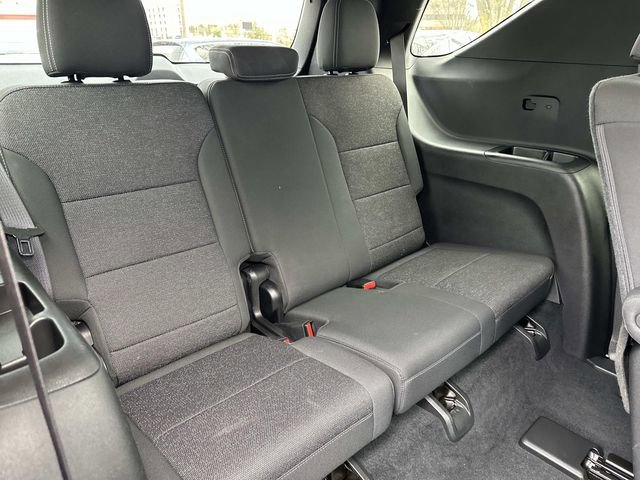 Used 2025 Chevrolet Traverse LT image 12