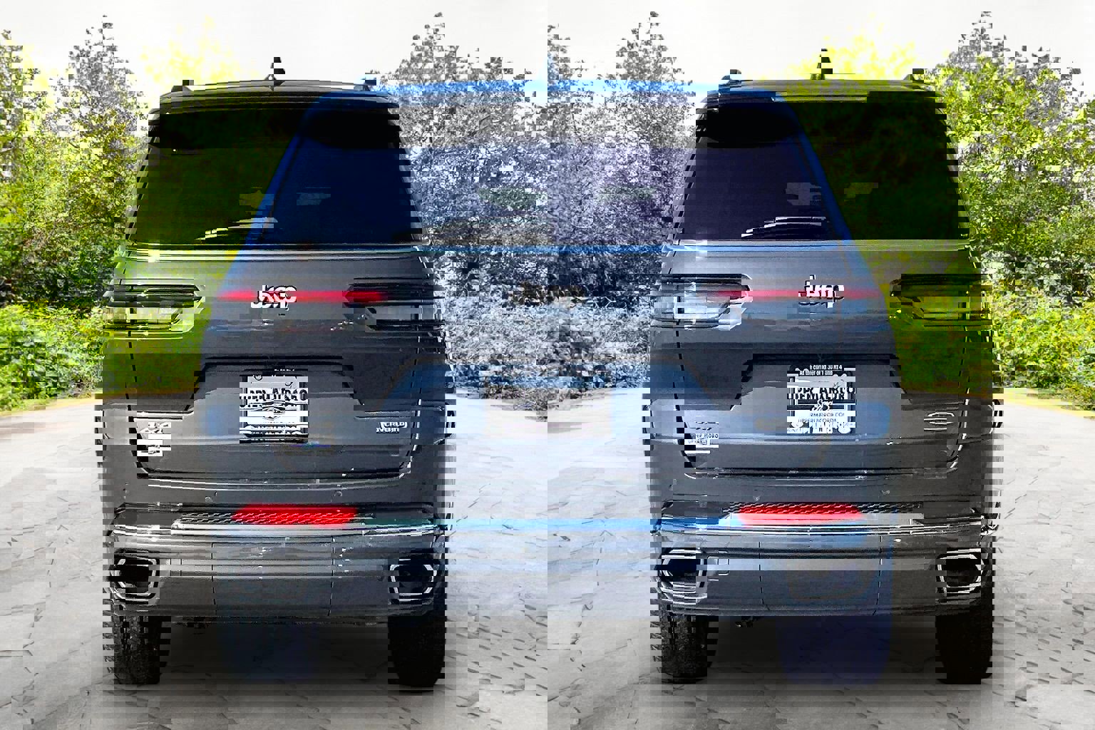 Used 2024 Jeep Grand Cherokee L Overland image 4