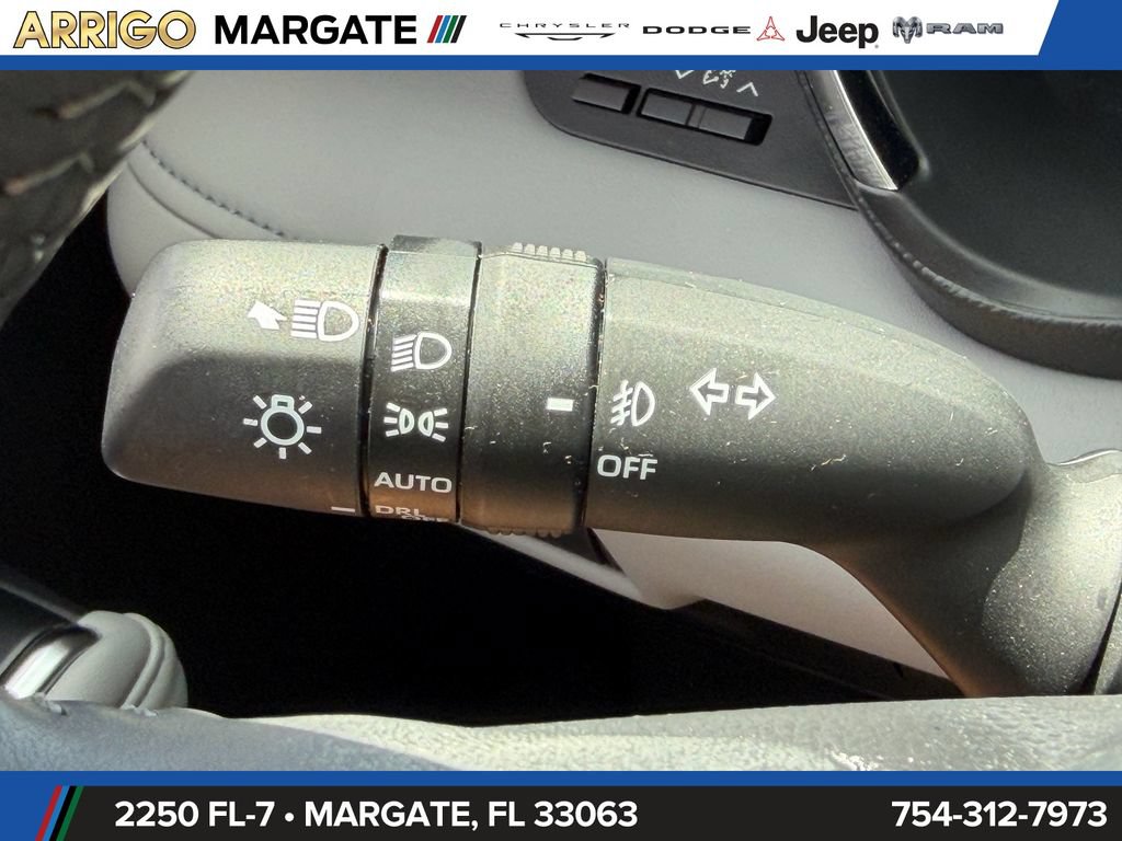 Used 2024 Toyota Highlander Platinum FWD image 37