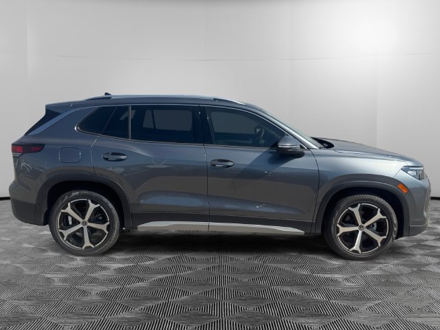 New 2026 Volkswagen Tiguan SE FWD image 6