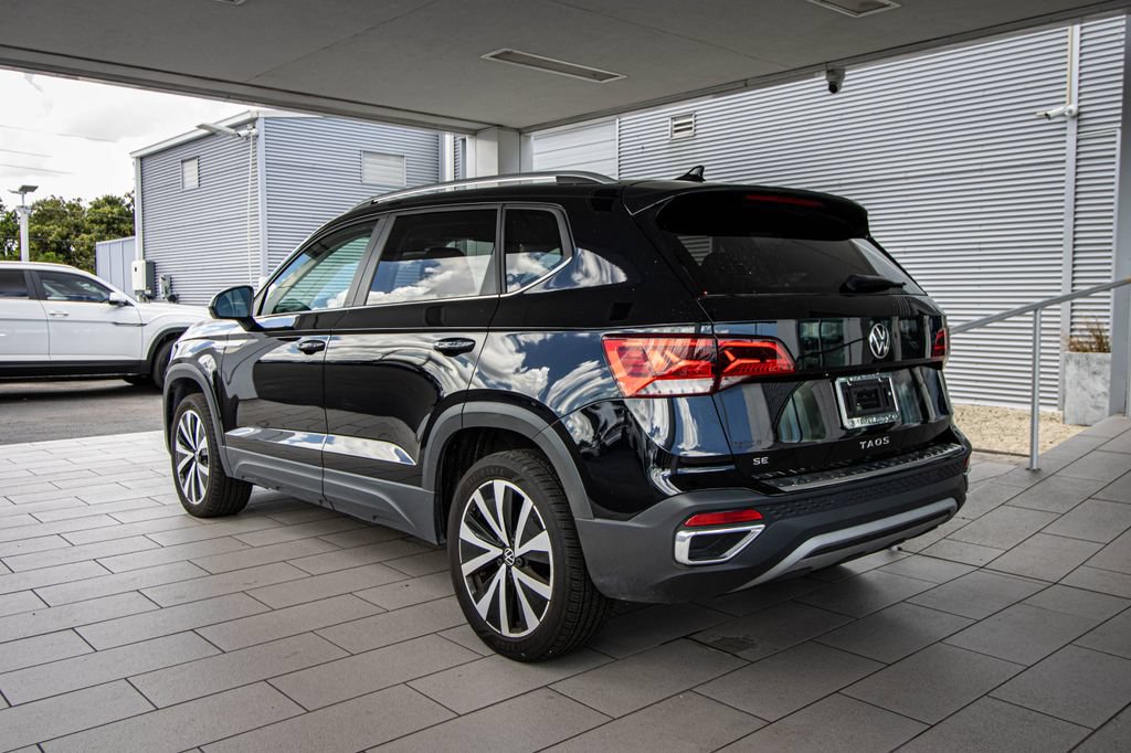 Certified 2023 Volkswagen Taos SE w/ Panoramic Sunroof Package FWD image 12