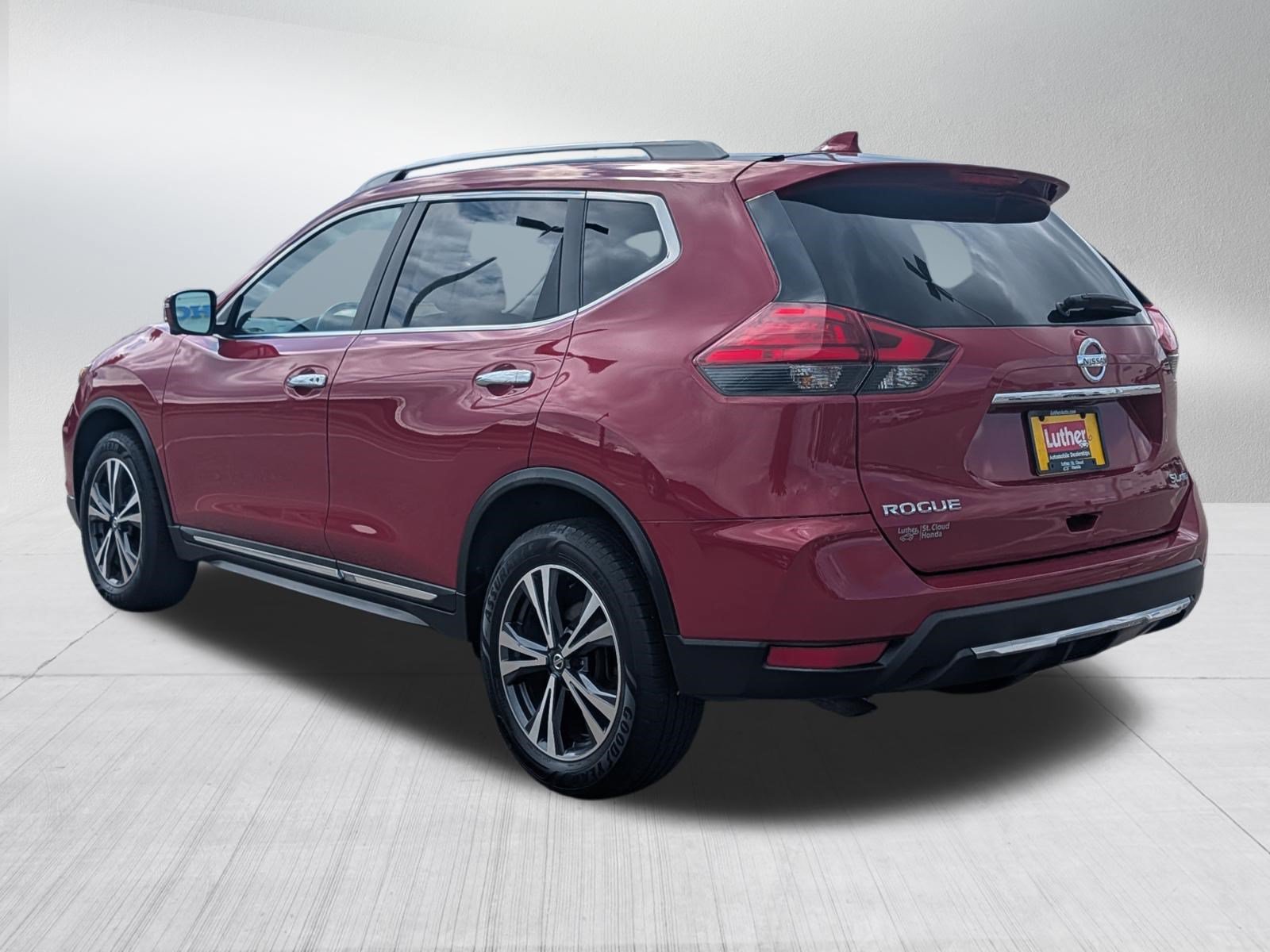 Used 2017 Nissan Rogue SL AWD/4WD image 5
