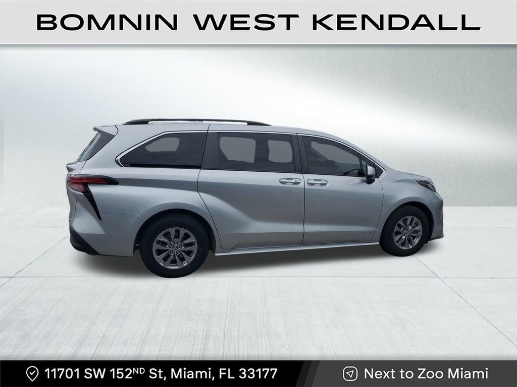 Used 2021 Toyota Sienna XLE image 8