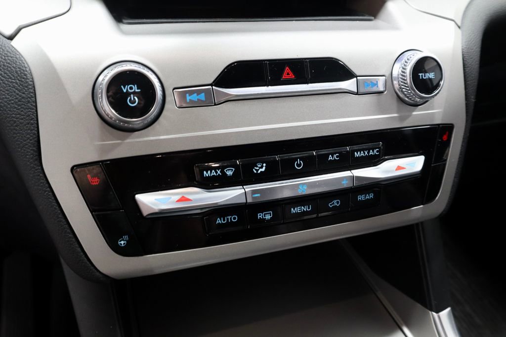 Certified 2023 Ford Explorer XLT w/ Equipment Group 202A AWD/4WD image 34