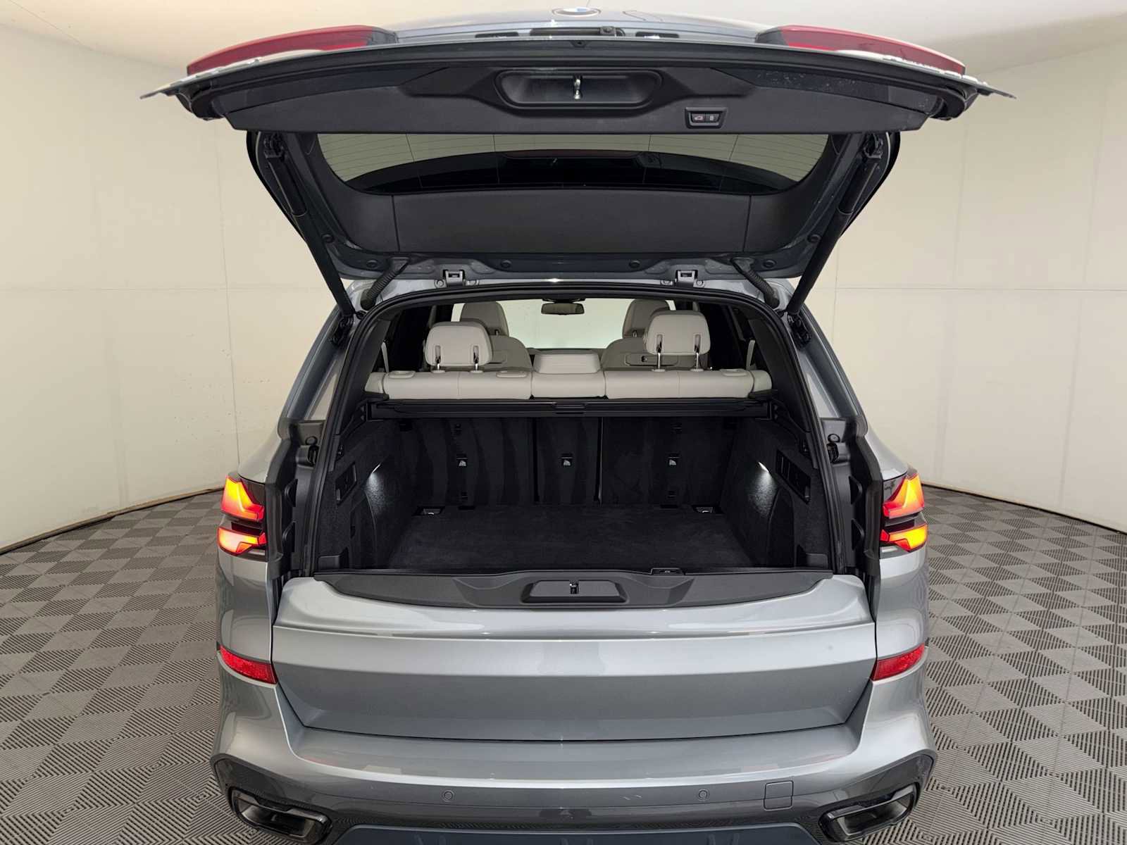 Certified 2024 BMW X5 xDrive40i w/ Executive Package AWD/4WD image 23