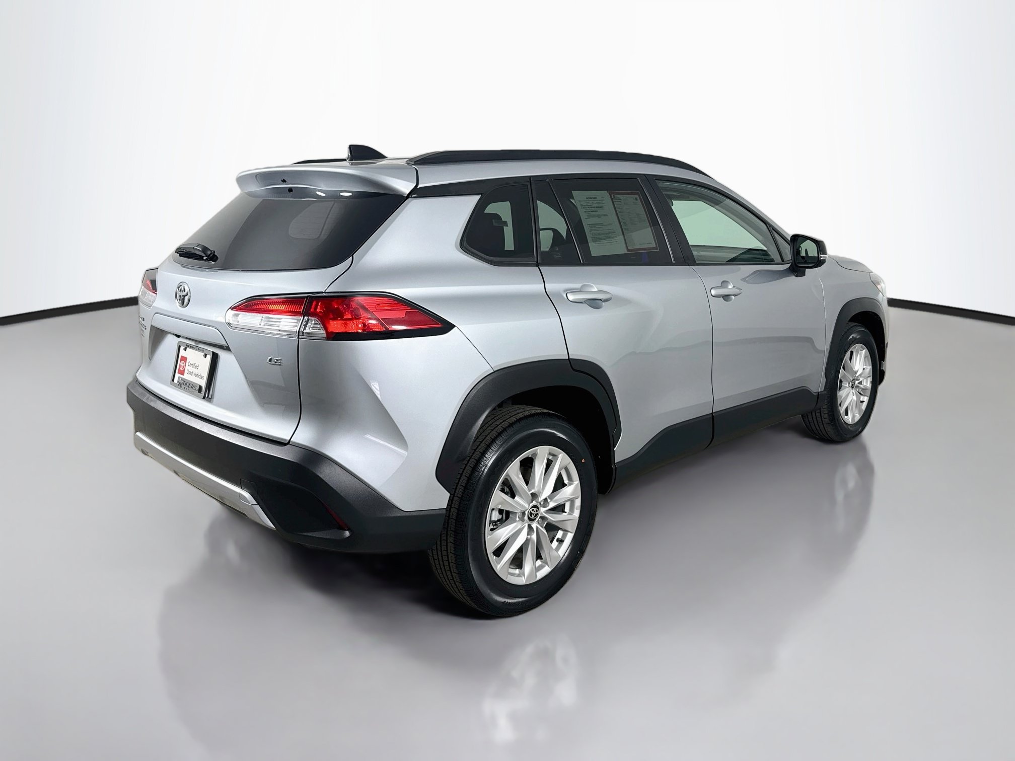 Certified 2025 Toyota Corolla Cross LE FWD image 8