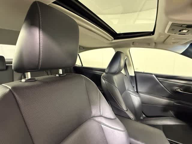 Used 2019 Lexus ES 350 w/ Accessory Package 2 FWD image 30