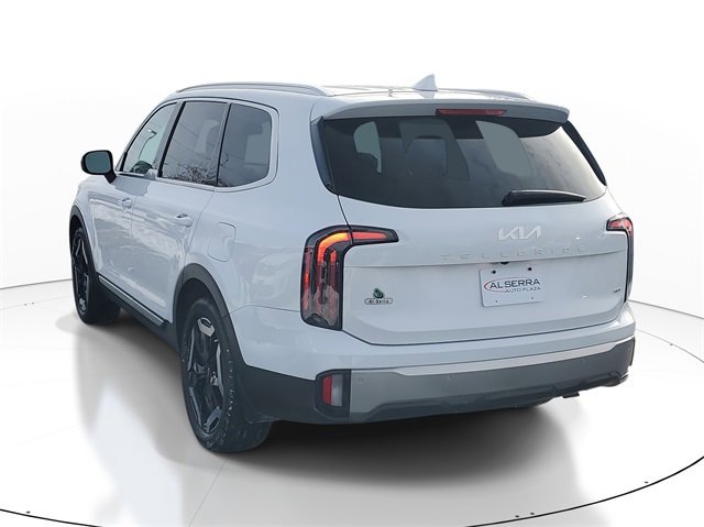 Used 2023 Kia Telluride AWD image 3