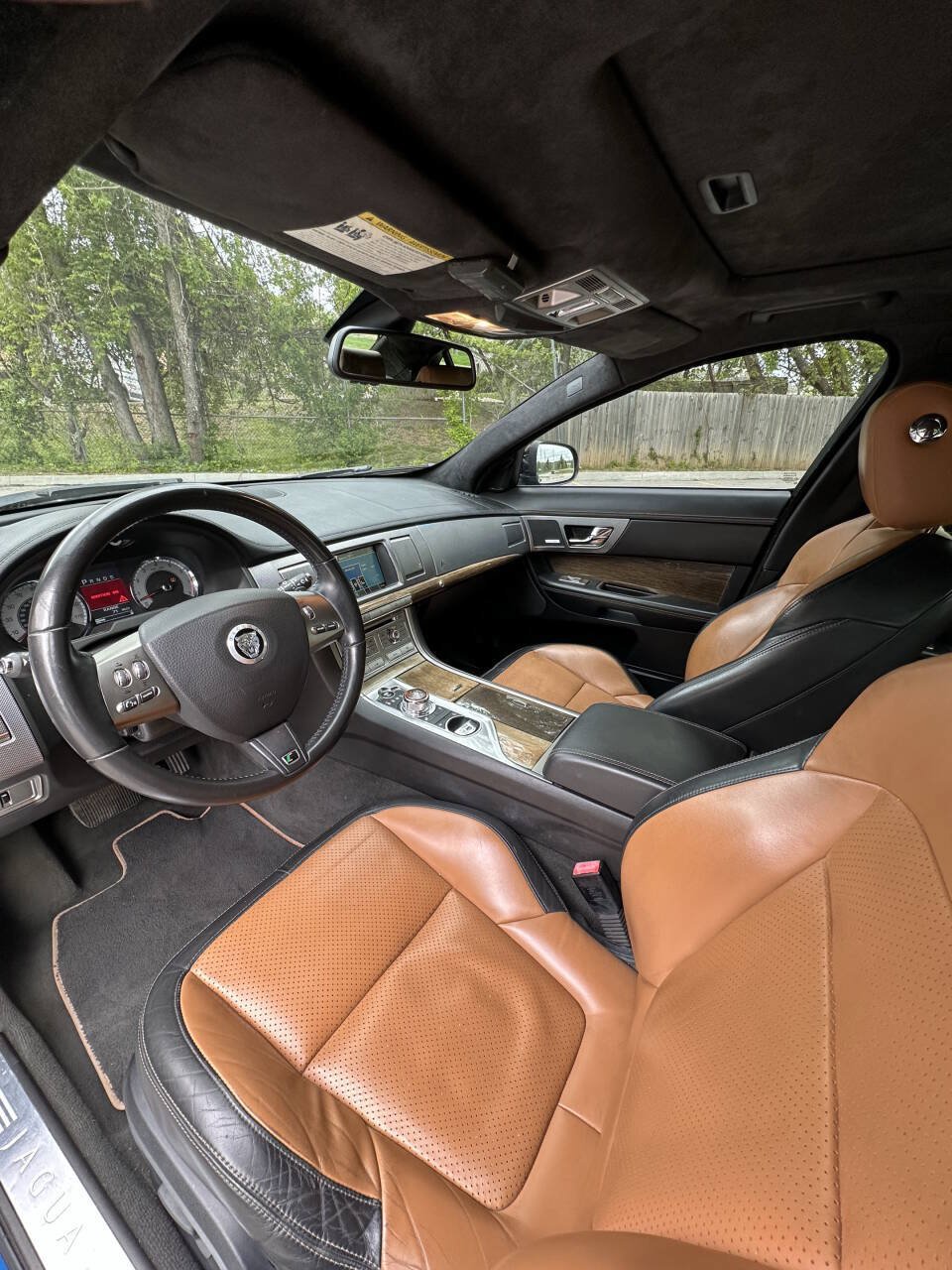 Used 2011 Jaguar XF R RWD image 7
