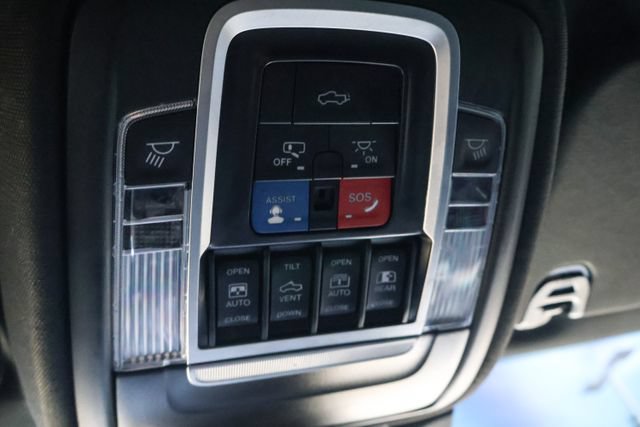 Used 2023 RAM 1500 Laramie AWD/4WD image 18