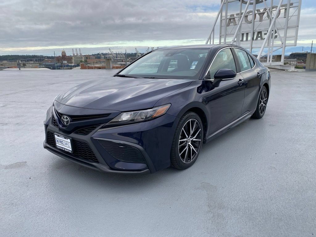 Used 2021 Toyota Camry SE w/ Cold Weather Package AWD/4WD image 4