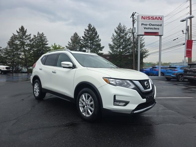 Used 2017 Nissan Rogue SV image 3