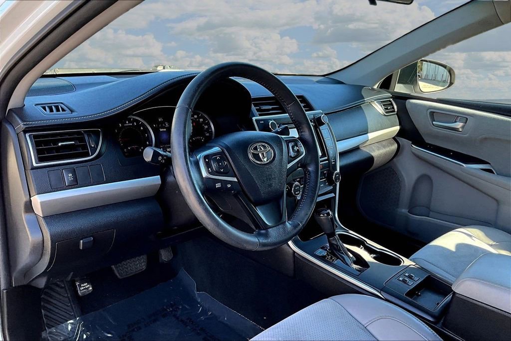 Used 2017 Toyota Camry XSE FWD image 19