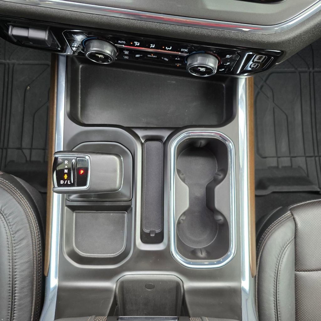 Used 2024 Chevrolet Silverado 1500 High Country w/ High Country Premium Package image 5