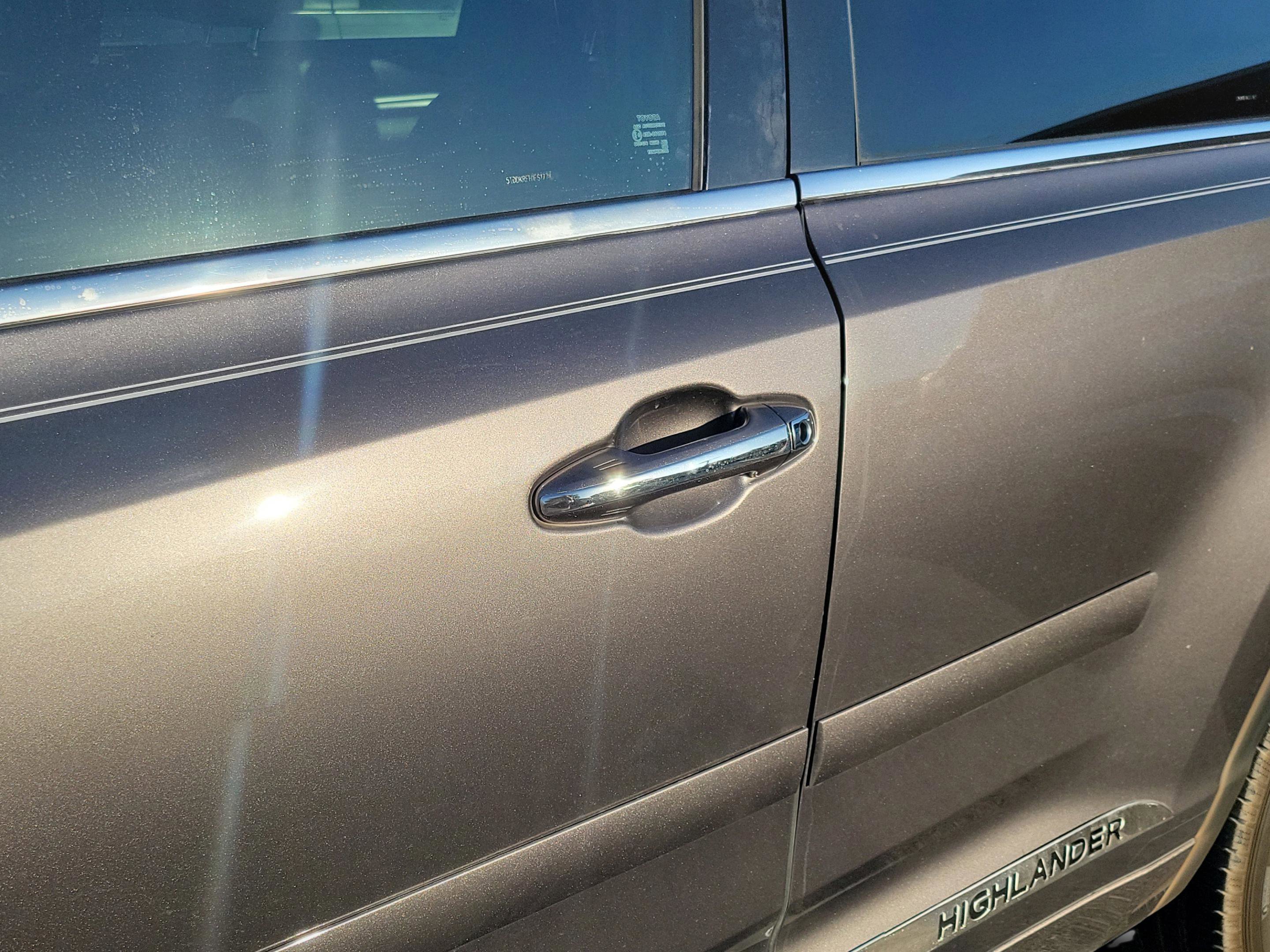 Used 2015 Toyota Highlander Limited Platinum AWD/4WD image 28