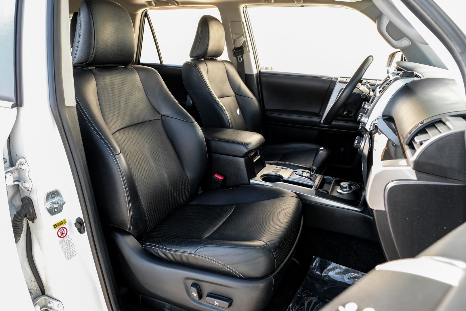 Used 2014 Toyota 4Runner Limited image 34