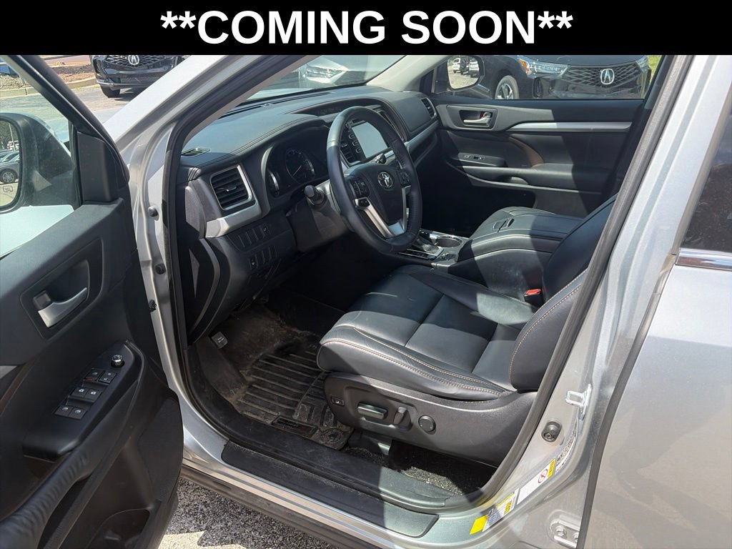 Used 2016 Toyota Highlander XLE AWD/4WD image 10