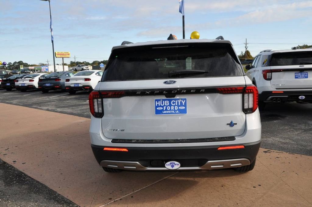 New 2026 Ford Explorer Active w/ Active Comfort Package image 4