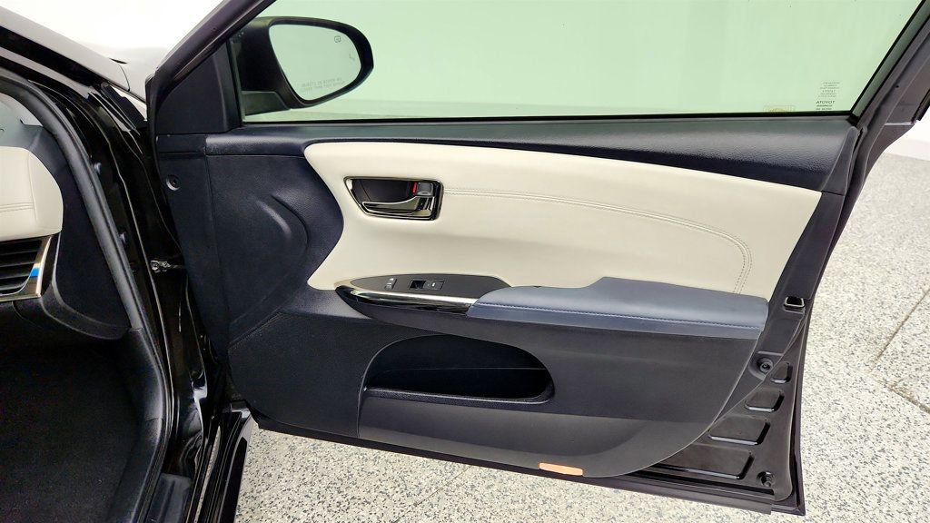 Used 2013 Toyota Avalon XLE Touring image 25