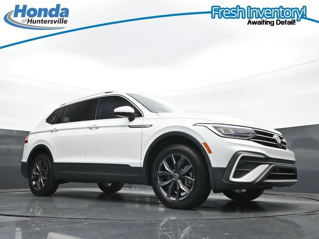 Used 2023 Volkswagen Tiguan SE w/ Panoramic Sunroof Package FWD image 27
